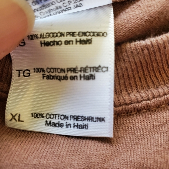 Gildan S/S Graphic Tee. Size XL - Picture 5 of 5